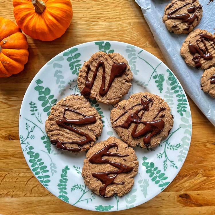 Pumpkin spice oat&nbsp;cookies